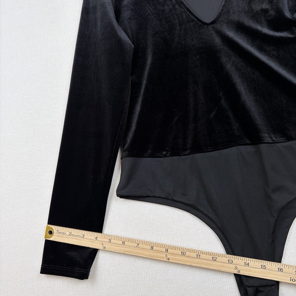 Stella Luce Black Velvet One Piece Bodysuit XL V-Plunge Witchy Snap Crotch - Picture 8 of 12